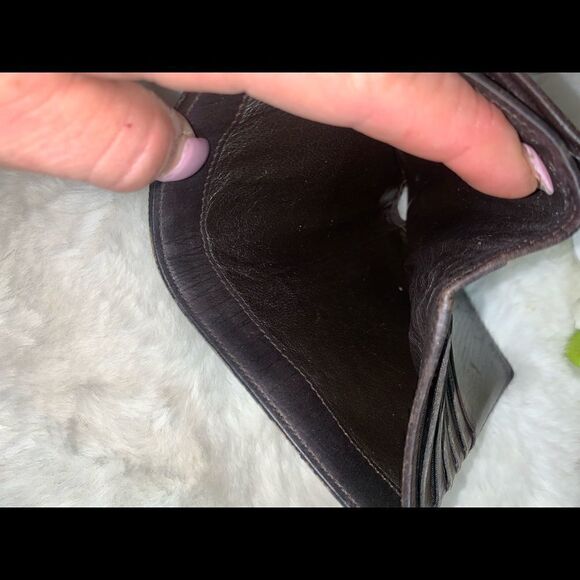 Authentic GUCCI GG Logo Kisslock Wallet - Picture 10 of 13